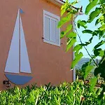 Paspalis 3*